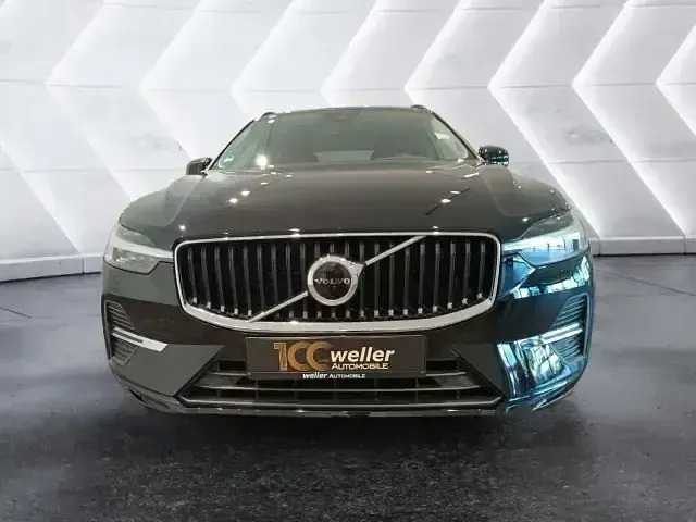 Gebraucht Volvo XC60 Core 197 PS (144 kW) 2023 Schwarz SUV