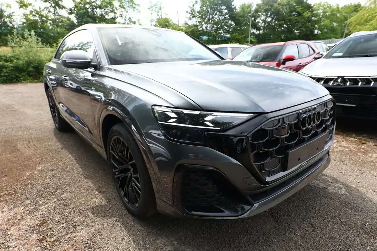 Neu Audi Q8 S-Line 286 PS (210 kW) 2026 Daytonagrau perleffekt SUV