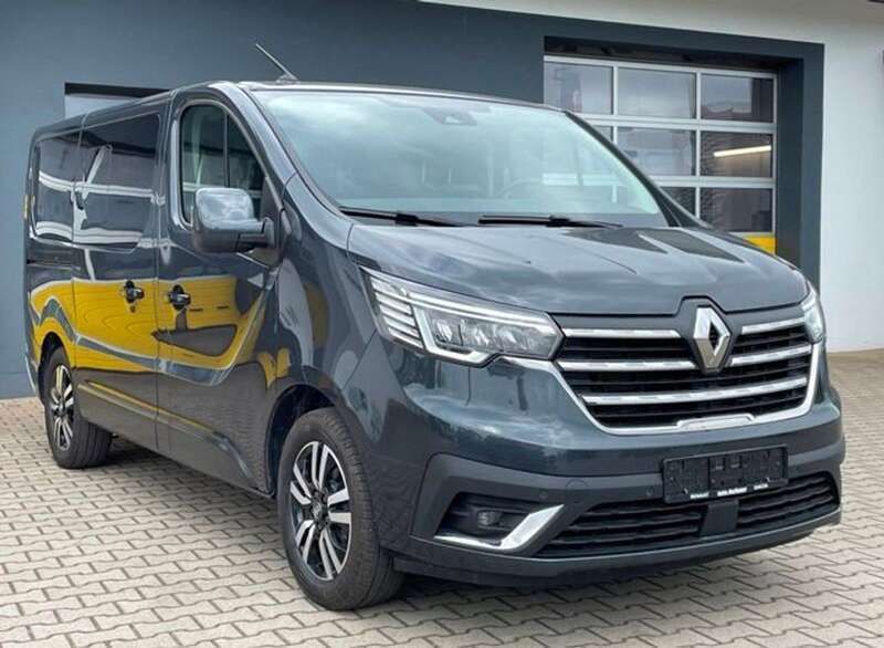 Kometengrau Gebraucht 2023 Renault Trafic Van | 35.800 € (Teuer) - Bild 1/4