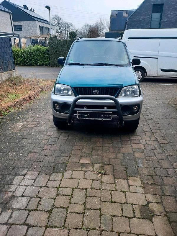 Grün Gebraucht 2003 Daihatsu Terios SUV | 1.300 € - Bild 1/4