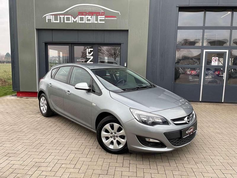 Gebraucht Opel Astra Style 116 PS (85 kW) 2014 Silbersee/perl silber (m2) Kleinwagen