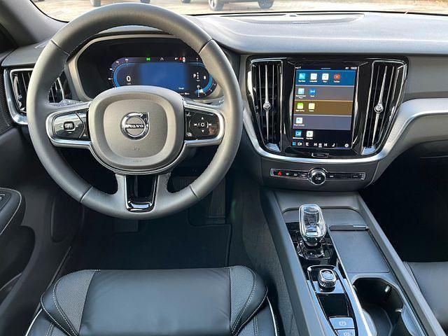 Gebraucht Volvo S60 Plus 197 PS (144 kW) 2024 Limousine