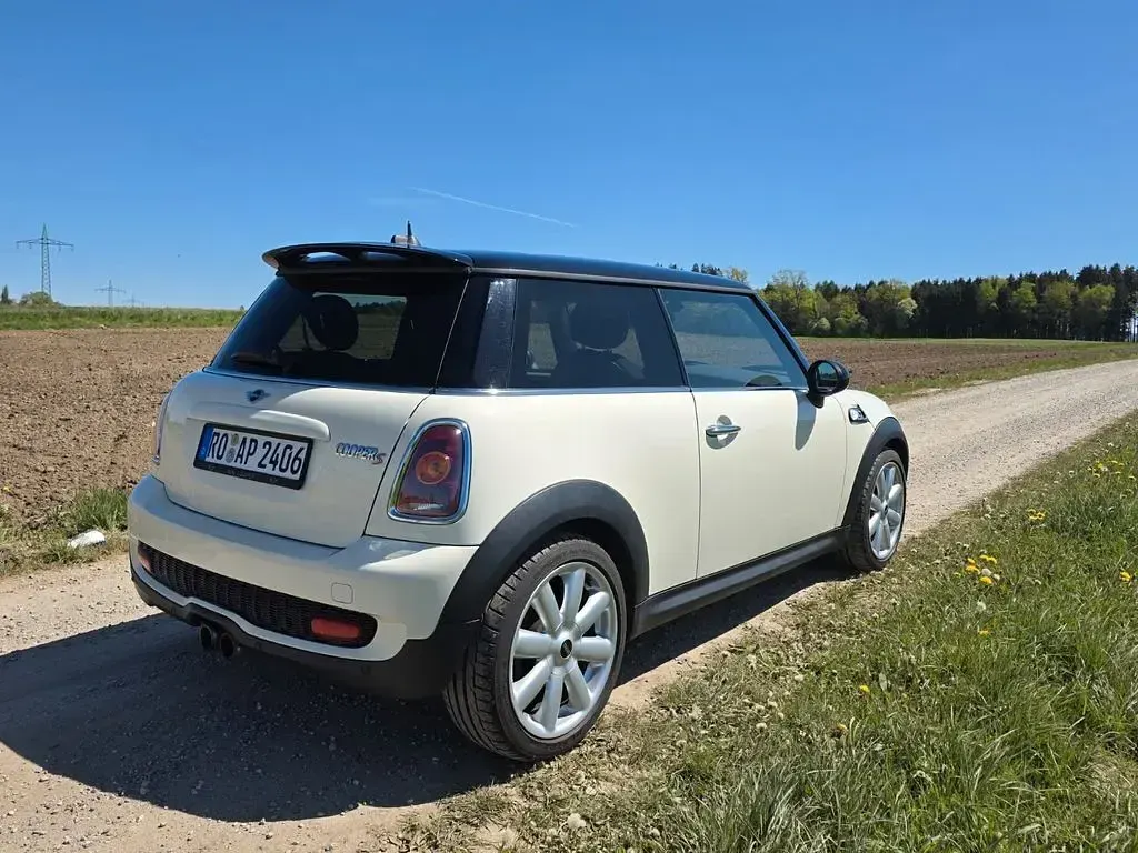 Używany Mini Cooper S Chili 174 KM (127 kW) 2009 Biały Hatchback