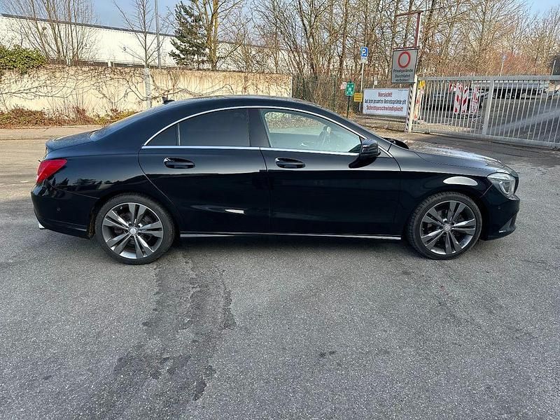 Gebraucht Mercedes CLA180 109 PS (80 kW) 2015 Schwarz Limousine