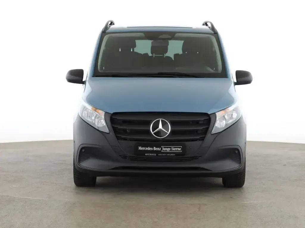 Gebraucht Mercedes Vito 136 PS (100 kW) 2024 Blau Van