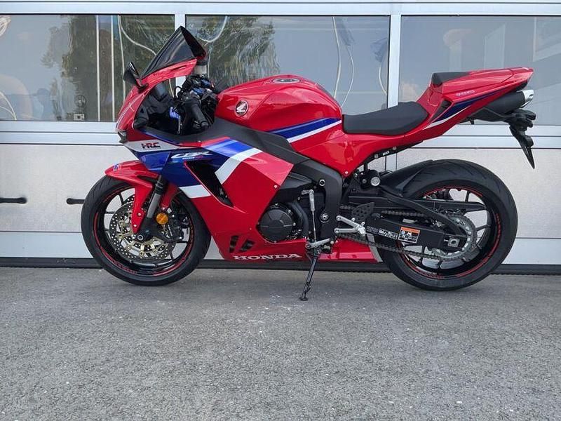 Rot Gebraucht 2024 Honda e Kleinwagen | 11.650 € - Bild 1/4