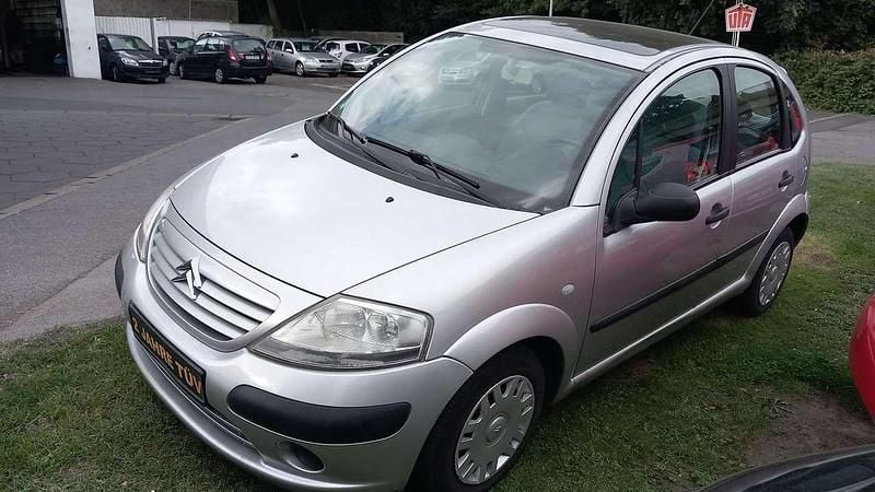 Silber Gebraucht 2003 Citroën C3 Kleinwagen | 2.390 € - Bild 1/4