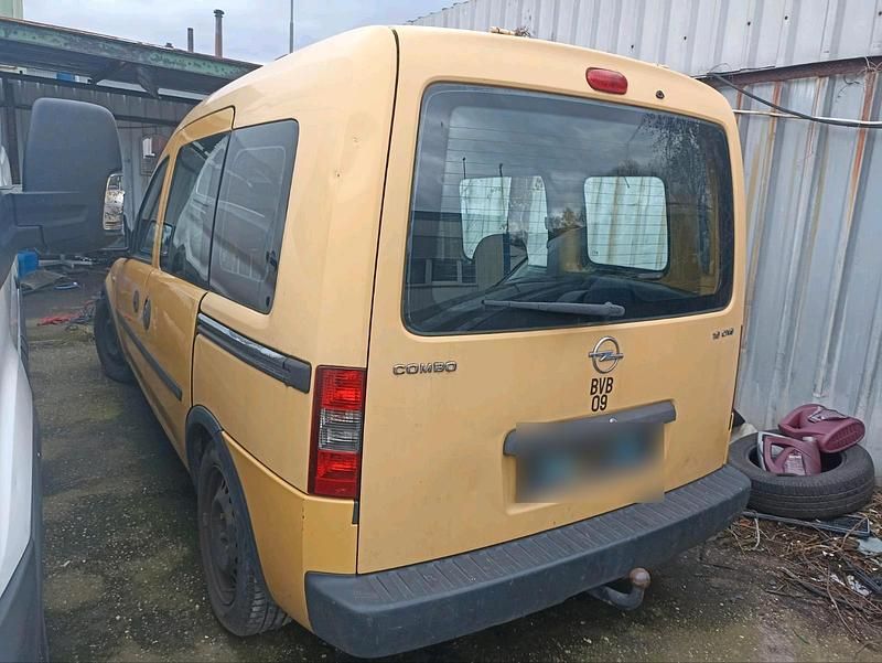 Usata Opel Combo 2006 Giallo Monovolume