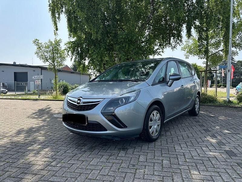 Grau Gebraucht 2012 Opel Zafira Van / Kleinbus | 3.950 € (Guter Preis) - Bild 1/4