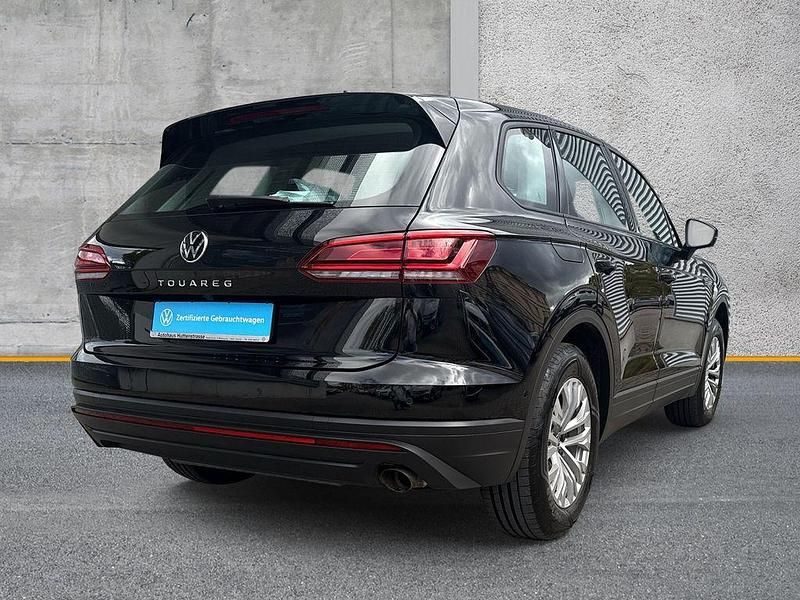 Gebraucht VW Touareg Basis 231 PS (169 kW) 2023 Außenfarbe: SUV