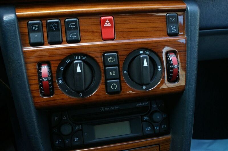 Gebraucht Mercedes E300 136 PS (100 kW) 1993 Weiß