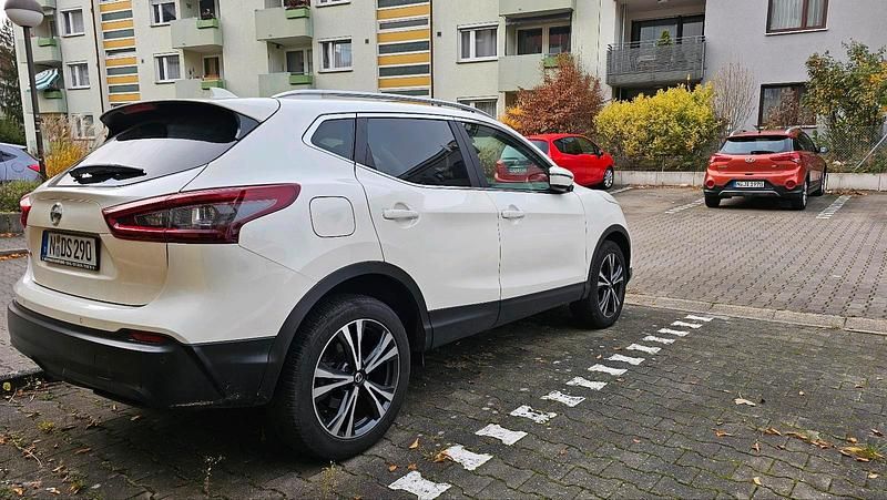 Weiß Gebraucht 2019 Nissan Qashqai SUV | 19.000 € (Fairer Preis) - Bild 1/4
