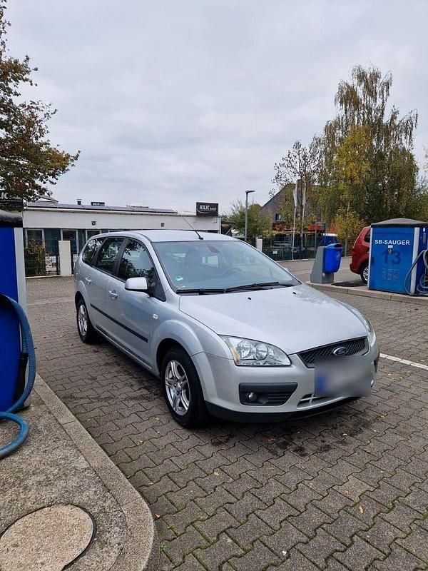 Silber Gebraucht 2006 Ford Focus Style Kombi | 3.200 € (Fairer Preis) - Bild 1/4