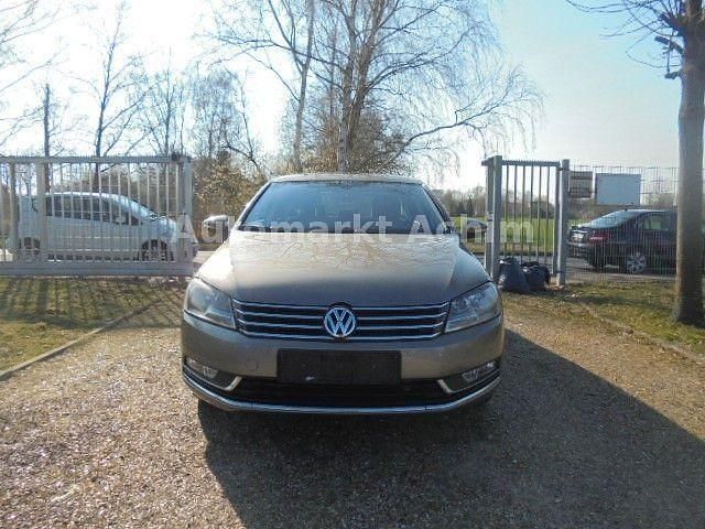Usata VW Passat Comfortline 122 CV (89 kW) 2011 Marrone Berlina