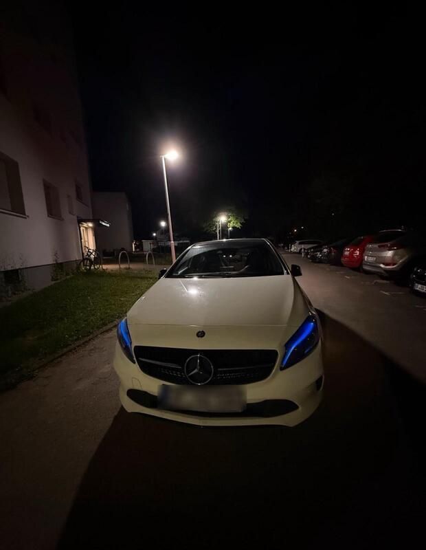 Weiß Gebraucht 2016 Mercedes A200 AMG line Limousine | 14.000 € (Fairer Preis) - Bild 1/4
