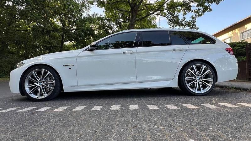 Gebraucht BMW M550 Performance 381 PS (280 kW) 2014 Weiß Limousine