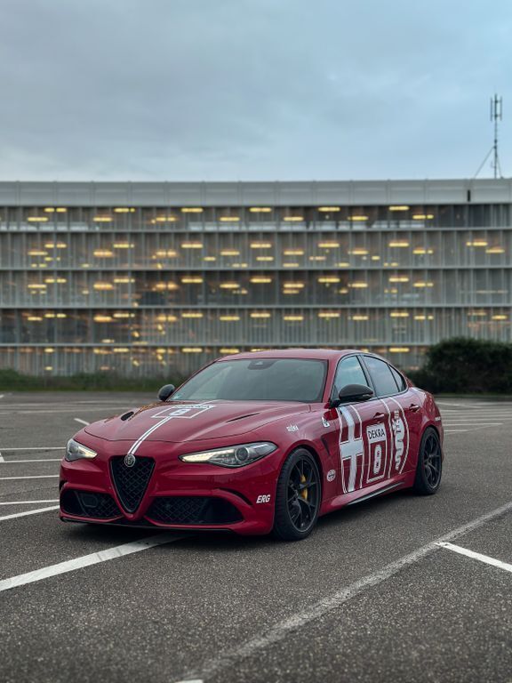 Rot Gebraucht 2020 Alfa Romeo Giulia Quadrifoglio Limousine | 63.999 € - Bild 1/4