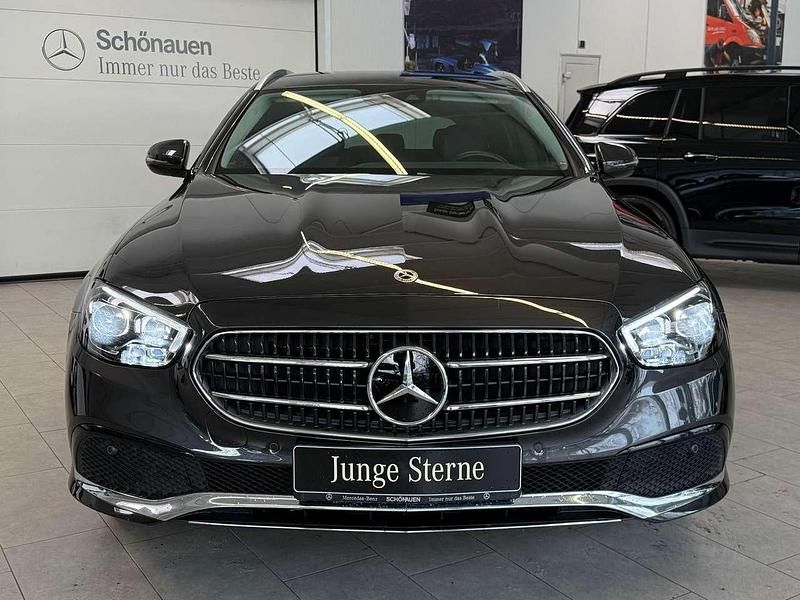 Gebraucht Mercedes E200 160 PS (117 kW) 2023 Lack graphitgrau Kombi