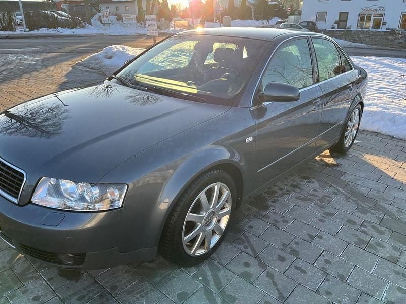 Gebraucht Audi A4 Sport 220 PS (161 kW) 2002 Grau Limousine