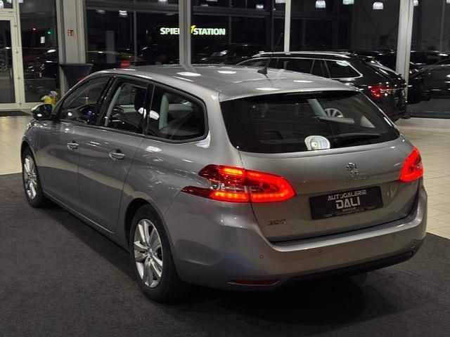 Gebraucht Peugeot 308 SW Active 131 PS (96 kW) 2021 Grau Kombi