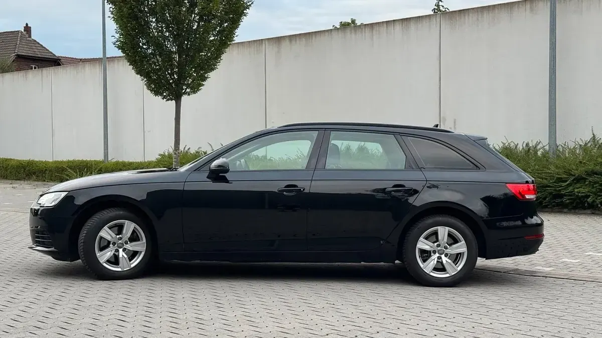 Gebraucht Audi A4 150 PS (110 kW) 2016 Schwarz Kombi