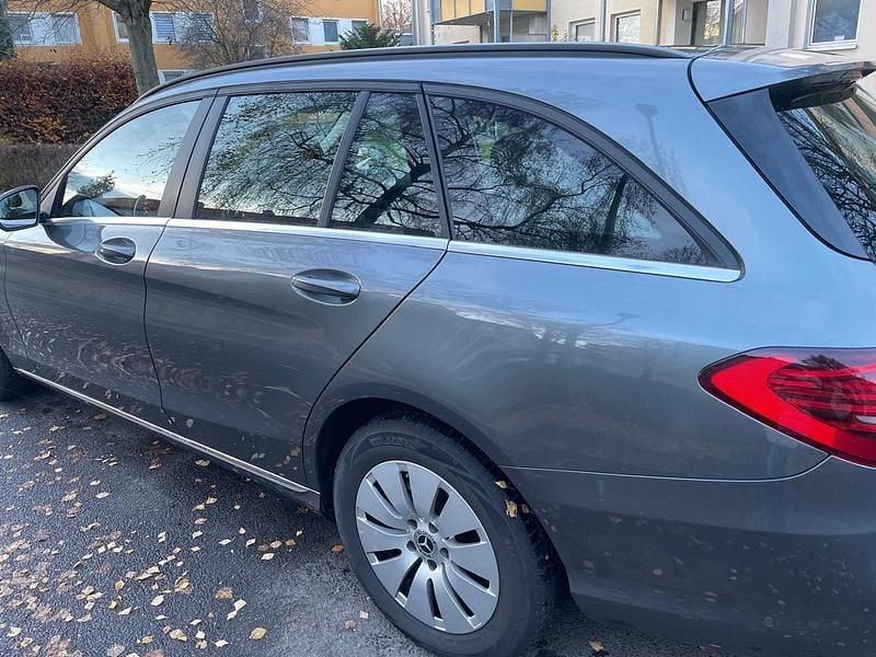 Gebraucht Mercedes C200 150 PS (110 kW) 2019 Grau Kombi