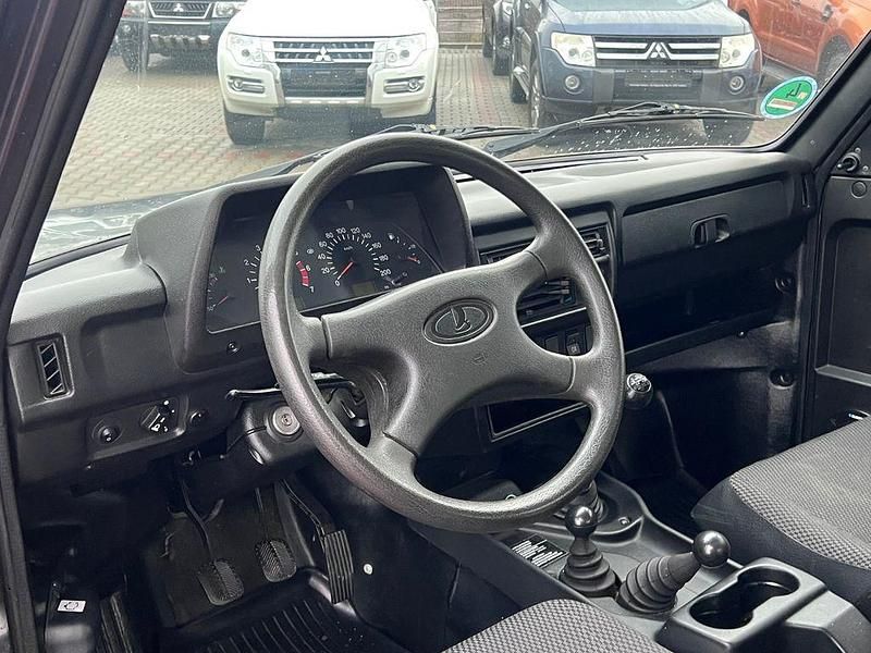 Gebraucht Lada Taiga 83 PS (61 kW) 2017 Grau SUV