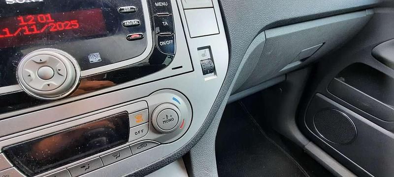 Gebraucht Ford Kuga Titanium 140 PS (102 kW) 2010 Weiß SUV