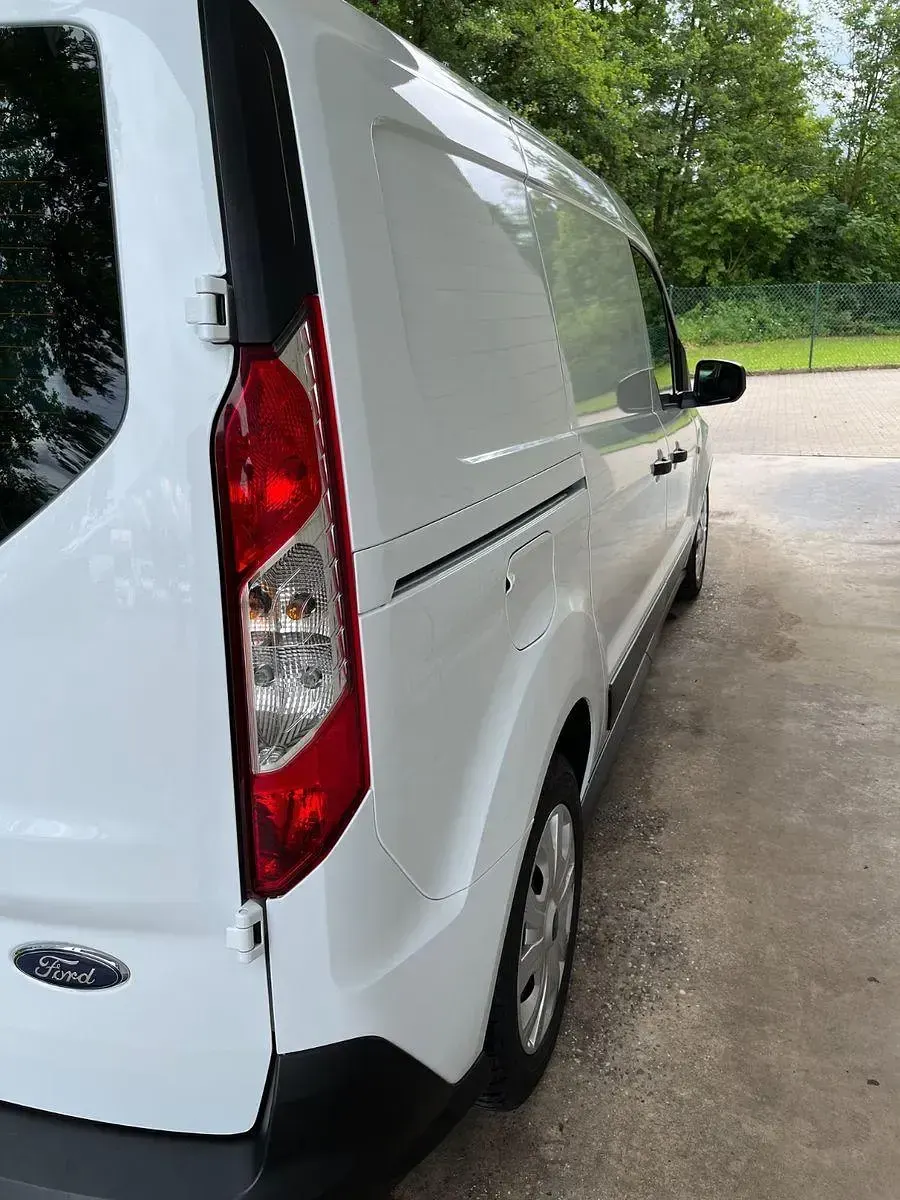 Gebraucht Ford Transit Connect 101 PS (74 kW) 2024 Weiß Van / Kleinbus
