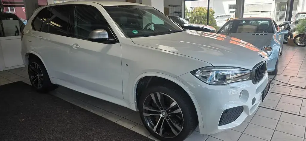 Gebraucht BMW X5 M50 Sport Line 381 PS (280 kW) 2014 Weiß SUV