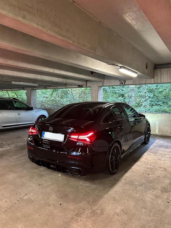 Gebraucht 2019 Mercedes A35 AMG AMG Limousine | 36.000 € (Teuer) - Bild 1/4