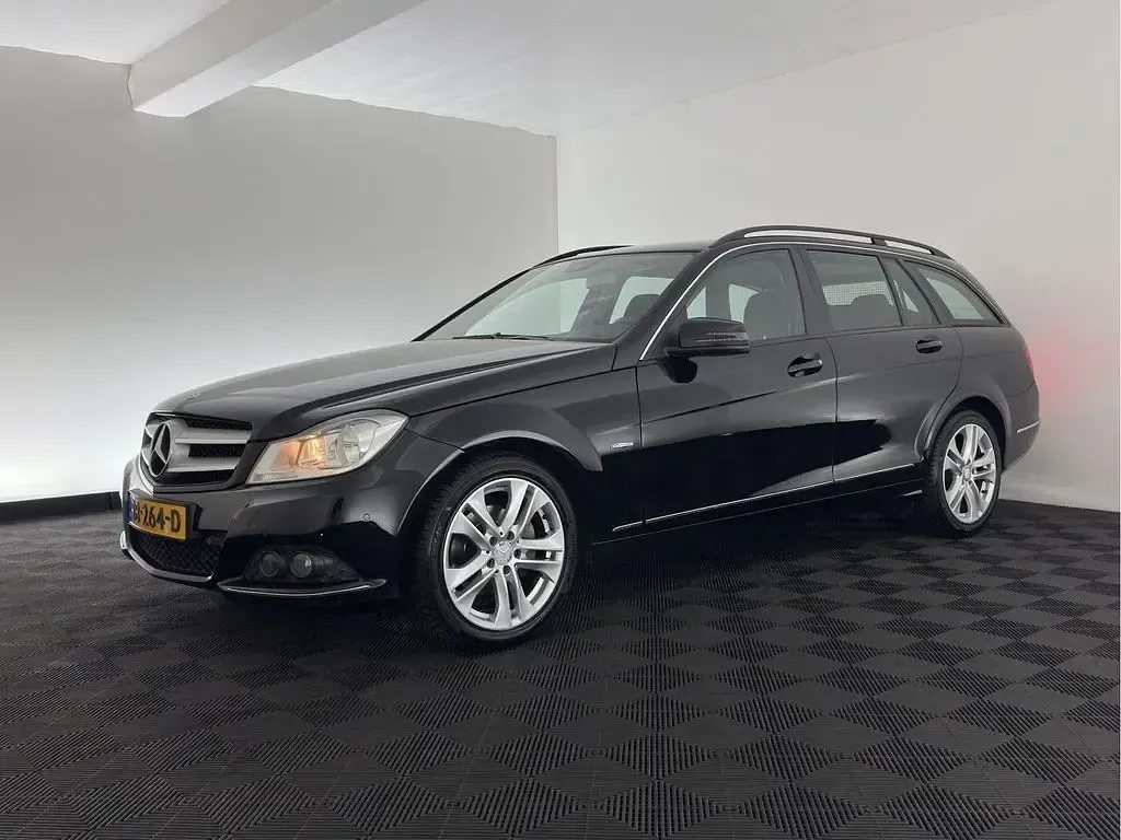 Gebraucht Mercedes C200 Business 136 PS (100 kW) 2011 Schwarz Kombi