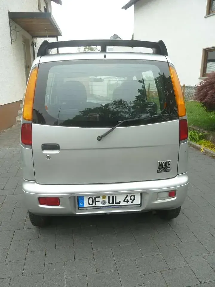 Gebraucht Daihatsu Move 56 PS (41 kW) 2000 Silber Van / Kleinbus