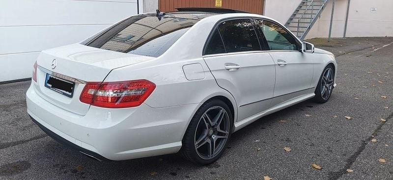 Gebraucht Mercedes E500 AMG 388 PS (285 kW) 2011 Weiß Limousine