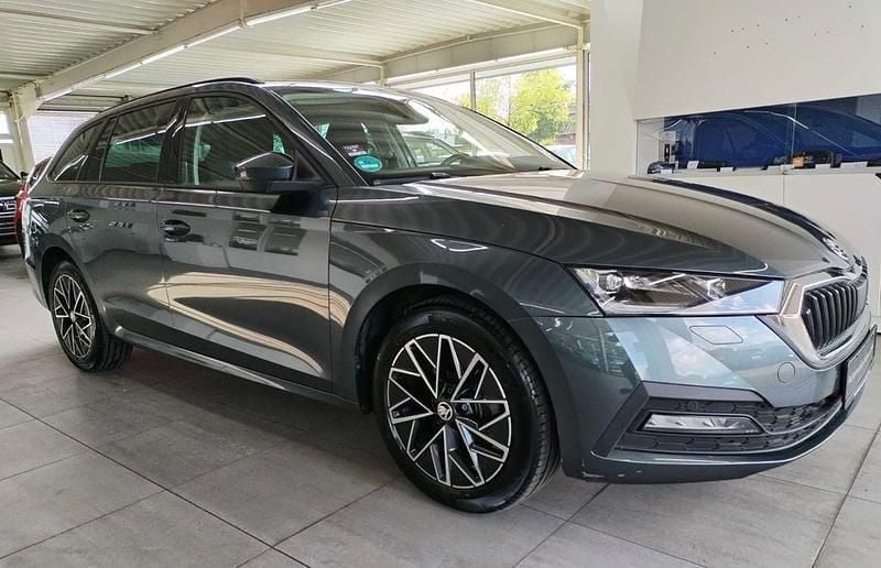 Grau Gebraucht 2020 Skoda Octavia Ambition Kombi | 17.490 € (Fairer Preis) - Bild 1/4