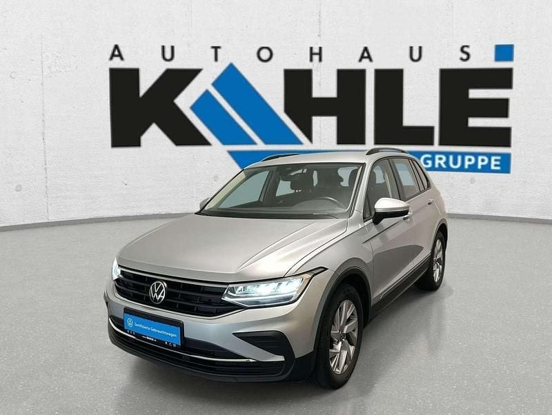 Silber Gebraucht 2023 VW Tiguan Life SUV | 24.490 € (Guter Preis) - Bild 1/4