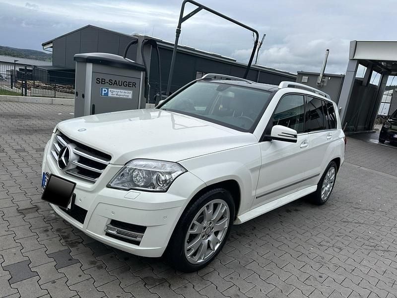 Weiß Gebraucht 2010 Mercedes GLK350 SUV | 14.000 € (Fairer Preis) - Bild 1/4