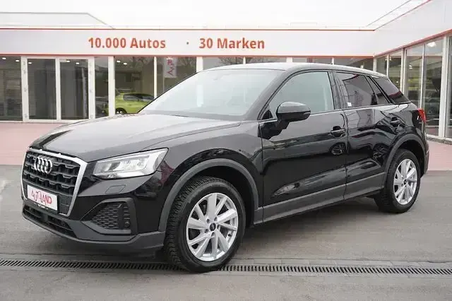 Gebraucht Audi Q2 Basis 150 PS (110 kW) 2022 Schwarz SUV