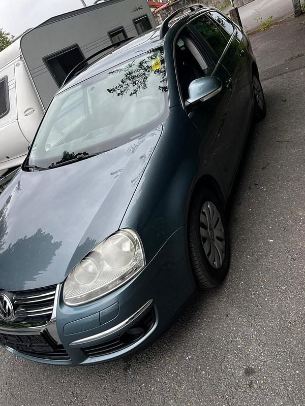 Grau Gebraucht 2008 VW Golf V Limousine | 2.800 € (Guter Preis) - Bild 1/4