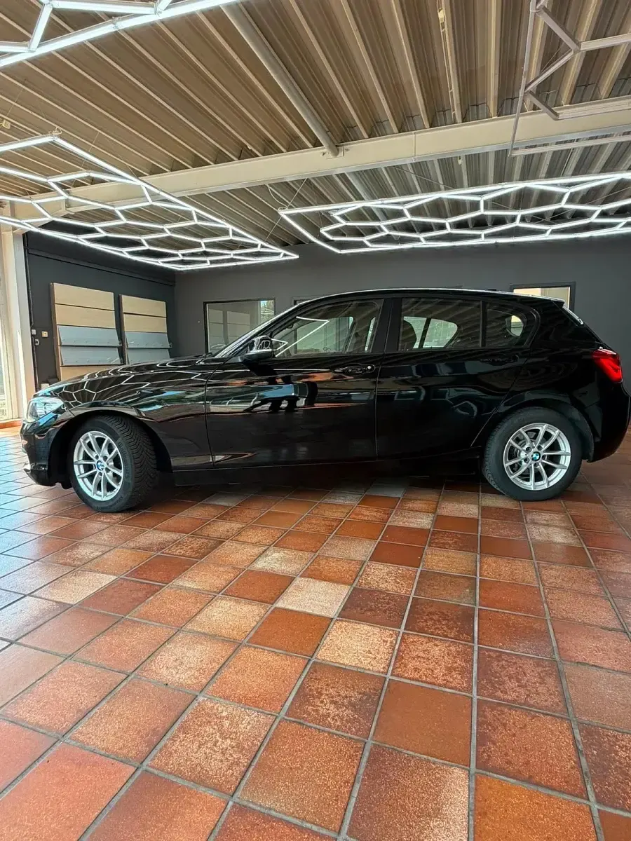 Gebraucht BMW 118 Sport Line 136 PS (100 kW) 2017 Schwarz Limousine