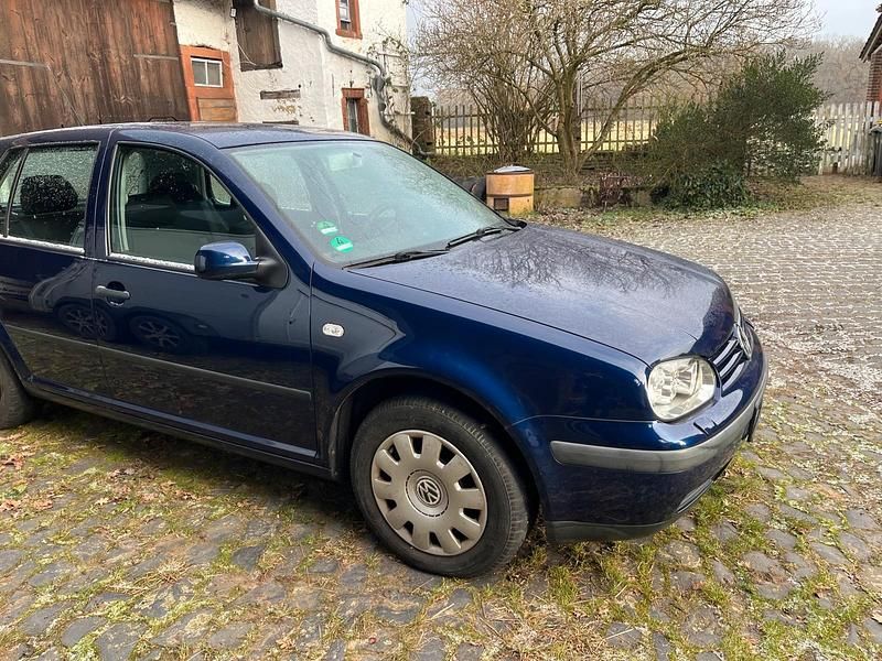 Blau Gebraucht 2002 VW Golf IV Kleinwagen | 990 € (Superpreis) - Bild 1/4