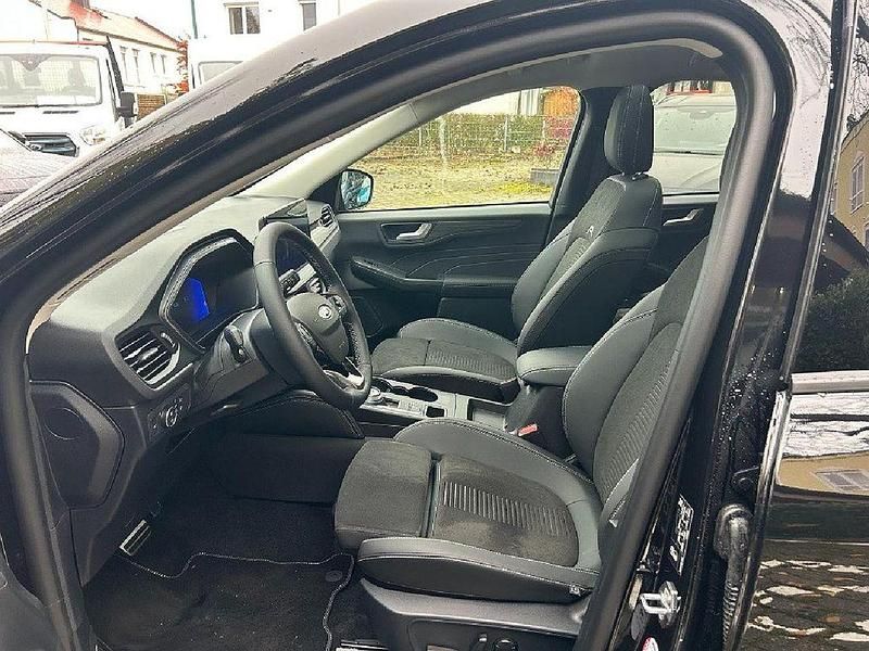 Second-hand Ford Kuga Active X 152 CP (111 kW) 2024 Negru SUV