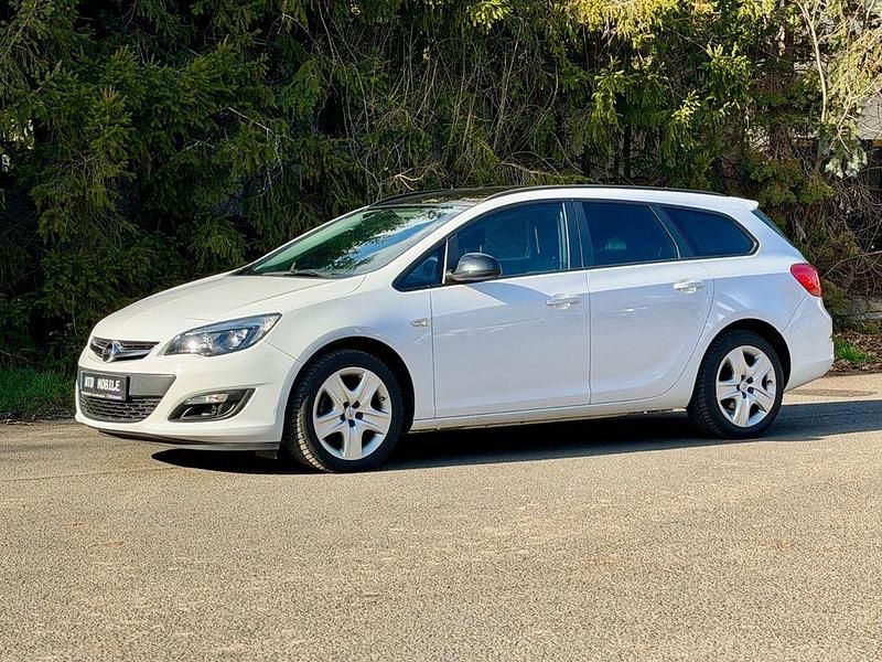 Gebraucht Opel Astra Selection 116 PS (85 kW) 2015 Weiß Kombi