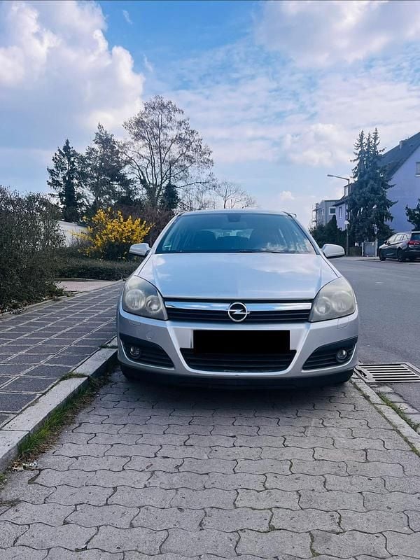 Gebraucht Opel Astra 111 PS (81 kW) 2005 Silber Kleinwagen