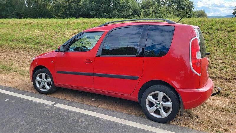 Rot Gebraucht 2008 Skoda Roomster Van / Kleinbus | 2.000 € (Etwas zu teuer) - Bild 1/4