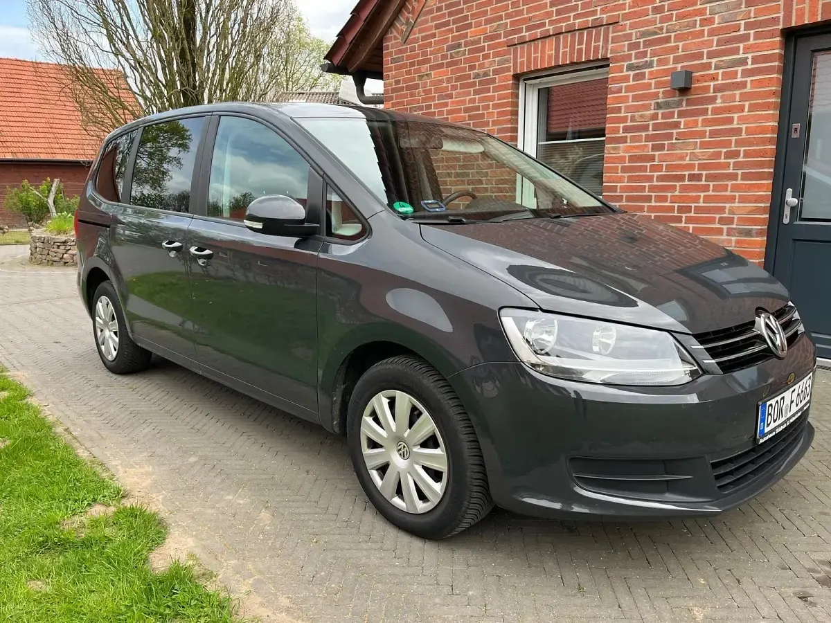 Gebraucht VW Sharan 115 PS (84 kW) 2014 Grau Van / Kleinbus