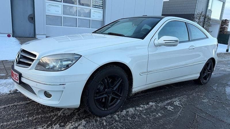 Weiß Gebraucht 2010 Mercedes CLC180 Kleinwagen | 7.800 € (Fairer Preis) - Bild 1/4