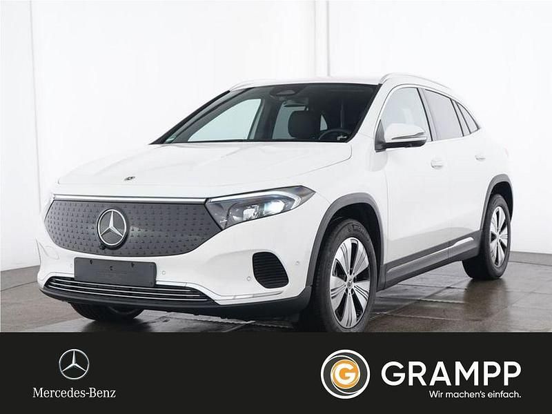 Weiß Gebraucht 2024 Mercedes EQA250 Advanced SUV | 34.750 € (Fairer Preis) - Bild 1/4