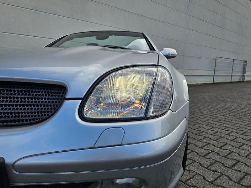 Gebraucht Mercedes SLK230 197 PS (144 kW) 2003 Silber metallic Cabrio