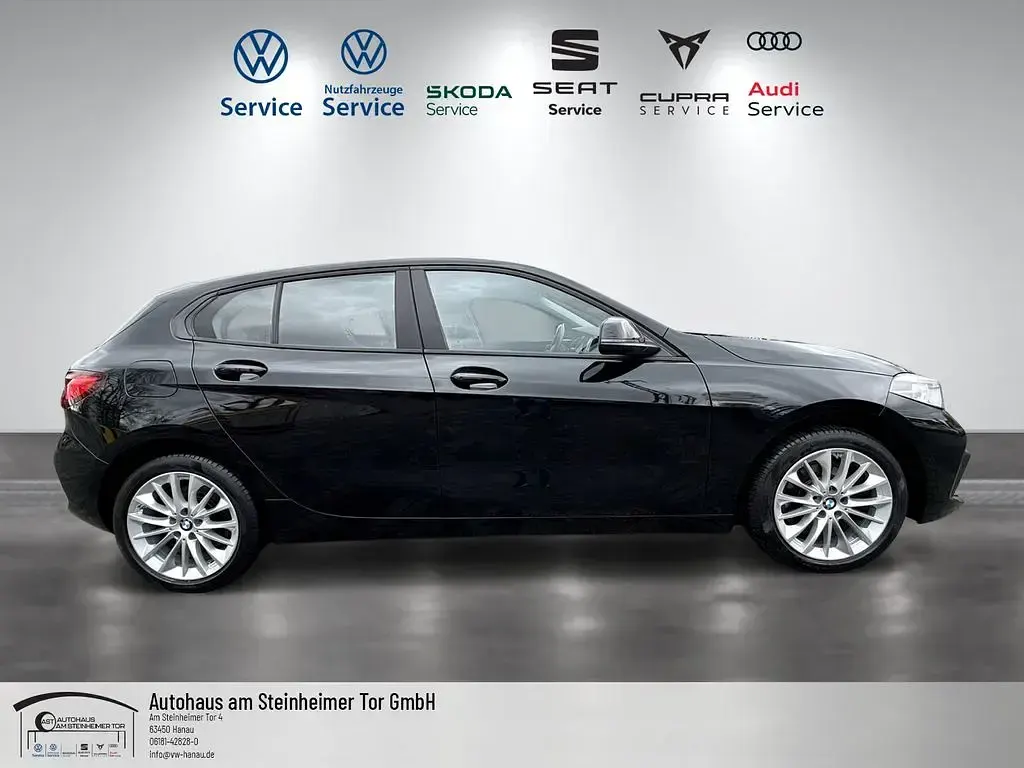 Gebraucht BMW 120 Advantage 190 PS (139 kW) 2023 Schwarz Kleinwagen